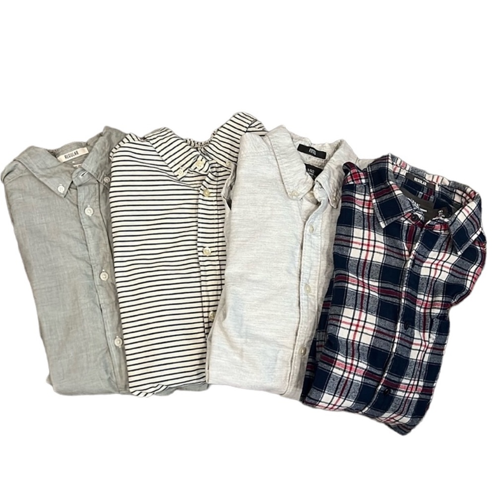 4 Men’s long sleeve button down shirts. S/SMALL